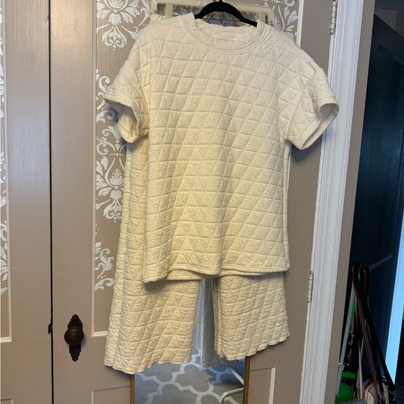 NWOT quilted matching pants set - Picture 5 of 7